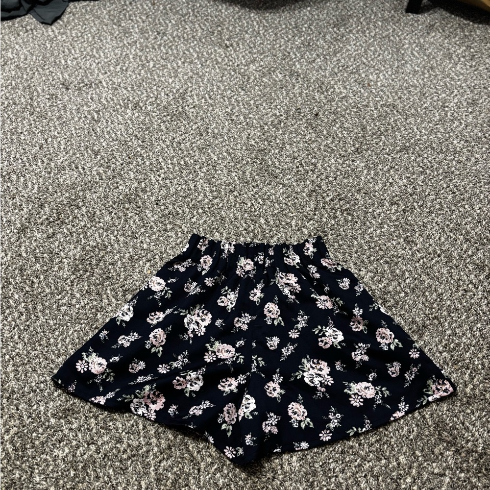 Hollister Black Floral Women's Shorts